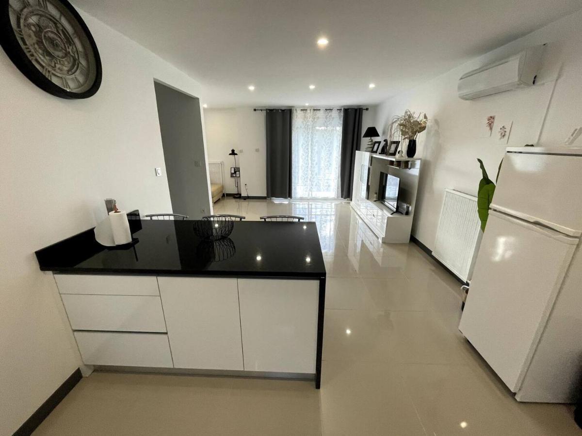 Appartement T4 Cosi: Tv Netflix Parking Montélimar Екстериор снимка